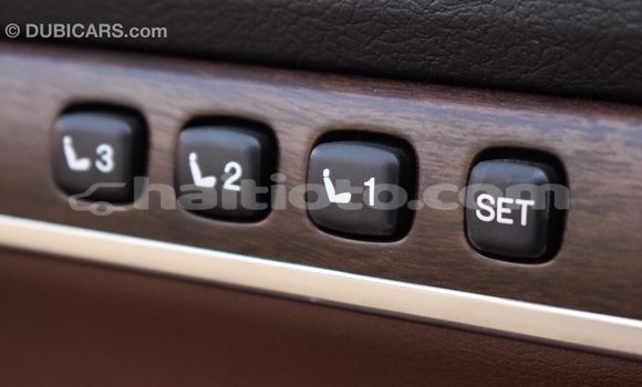 Acheter Import Voiture Toyota Land Cruiser Blanc à Import - Dubai, Artibonite Acheter Import Voiture Toyota Land Cruiser Blanc à Import - Dubai, Artibonite