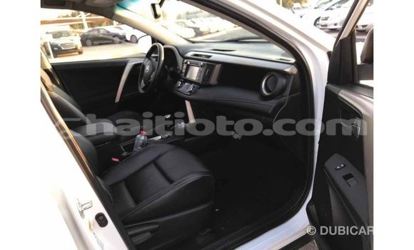 Acheter Import Utilitaire Toyota HiAce Blanc à Import - Dubai, Artibonite Acheter Import Utilitaire Toyota HiAce Blanc à Import - Dubai, Artibonite