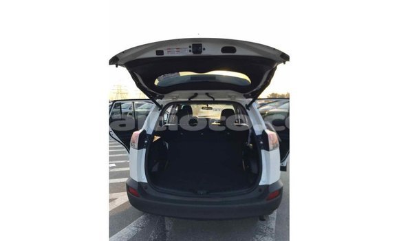 Acheter Import Utilitaire Toyota HiAce Blanc à Import - Dubai, Artibonite Acheter Import Utilitaire Toyota HiAce Blanc à Import - Dubai, Artibonite