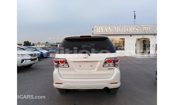 Acheter Import Voiture Toyota Fortuner Blanc à Import - Dubai, Artibonite Acheter Import Voiture Toyota Fortuner Blanc à Import - Dubai, Artibonite