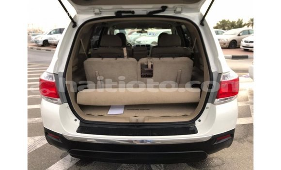 Acheter Import Voiture Toyota Highlander Blanc à Import - Dubai, Artibonite Acheter Import Voiture Toyota Highlander Blanc à Import - Dubai, Artibonite