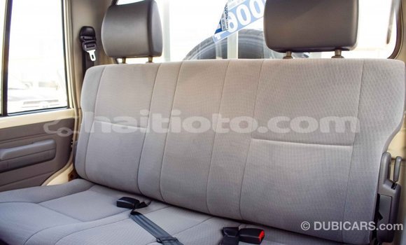 Acheter Import Voiture Toyota Land Cruiser Blanc à Import - Dubai, Artibonite Acheter Import Voiture Toyota Land Cruiser Blanc à Import - Dubai, Artibonite