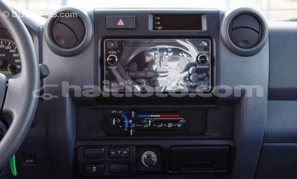 Acheter Import Voiture Toyota Land Cruiser Blanc à Import - Dubai, Artibonite Acheter Import Voiture Toyota Land Cruiser Blanc à Import - Dubai, Artibonite