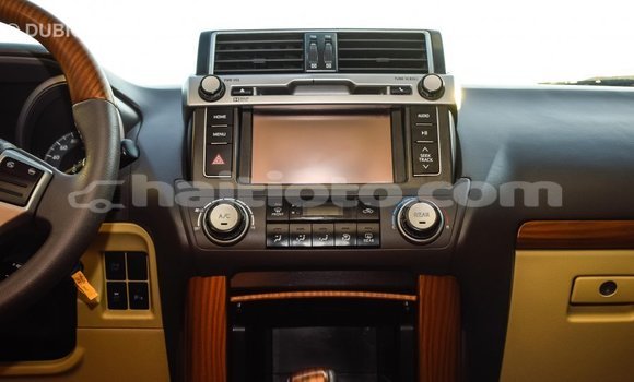 Acheter Import Voiture Toyota Prado Blanc à Import - Dubai, Artibonite Acheter Import Voiture Toyota Prado Blanc à Import - Dubai, Artibonite