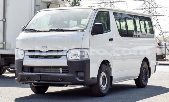Acheter Import Voiture Toyota Hiace Blanc à Import - Dubai, Artibonite Acheter Import Voiture Toyota Hiace Blanc à Import - Dubai, Artibonite