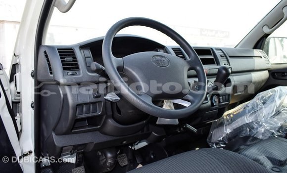 Acheter Import Voiture Toyota Hiace Blanc à Import - Dubai, Artibonite Acheter Import Voiture Toyota Hiace Blanc à Import - Dubai, Artibonite
