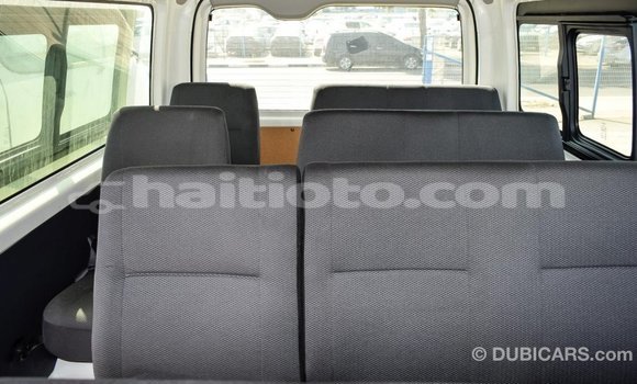 Acheter Import Voiture Toyota Hiace Blanc à Import - Dubai, Artibonite Acheter Import Voiture Toyota Hiace Blanc à Import - Dubai, Artibonite