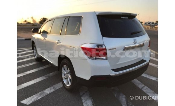 Acheter Import Voiture Toyota Highlander Blanc à Import - Dubai, Artibonite Acheter Import Voiture Toyota Highlander Blanc à Import - Dubai, Artibonite