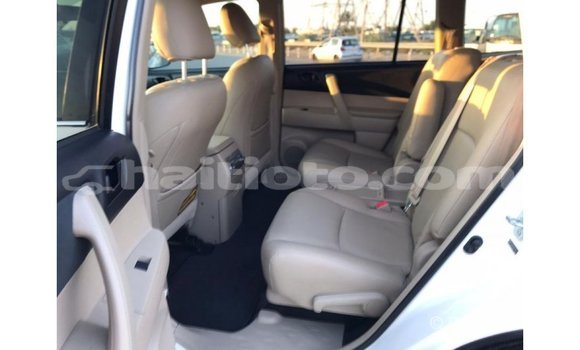 Acheter Import Voiture Toyota Highlander Blanc à Import - Dubai, Artibonite Acheter Import Voiture Toyota Highlander Blanc à Import - Dubai, Artibonite