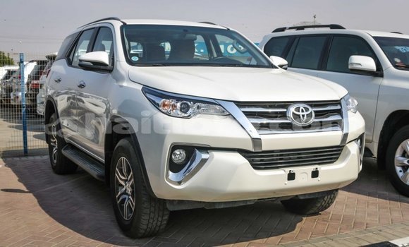 Acheter Import Voiture Toyota Fortuner Blanc à Import - Dubai, Artibonite Acheter Import Voiture Toyota Fortuner Blanc à Import - Dubai, Artibonite