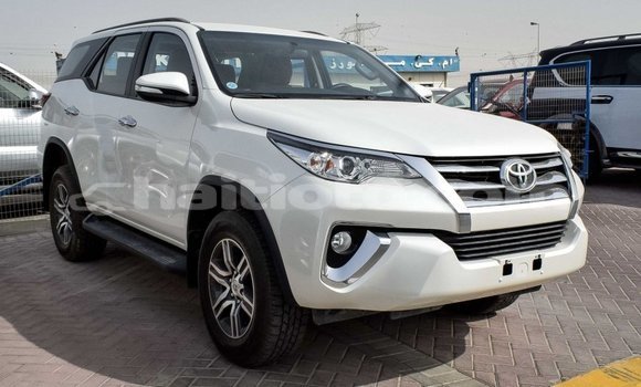 Acheter Import Voiture Toyota Fortuner Blanc à Import - Dubai, Artibonite Acheter Import Voiture Toyota Fortuner Blanc à Import - Dubai, Artibonite