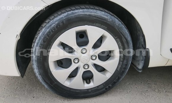 Acheter Import Voiture Hyundai i10 Blanc à Import - Dubai, Artibonite Acheter Import Voiture Hyundai i10 Blanc à Import - Dubai, Artibonite