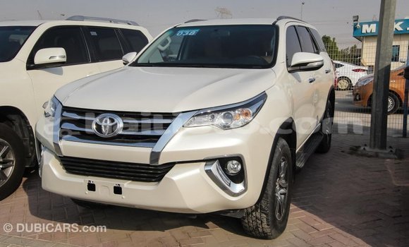 Acheter Import Voiture Toyota Fortuner Blanc à Import - Dubai, Artibonite Acheter Import Voiture Toyota Fortuner Blanc à Import - Dubai, Artibonite
