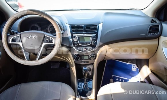 Acheter Import Voiture Hyundai Accent Marron à Import - Dubai, Artibonite Acheter Import Voiture Hyundai Accent Marron à Import - Dubai, Artibonite