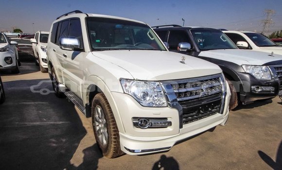 Acheter Import Voiture Mitsubishi Pajero Blanc à Import - Dubai, Artibonite Acheter Import Voiture Mitsubishi Pajero Blanc à Import - Dubai, Artibonite