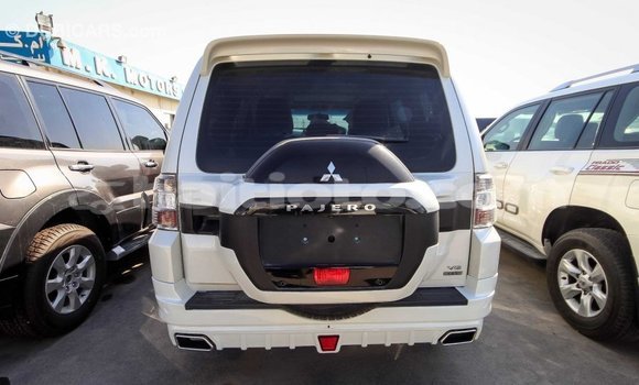 Acheter Import Voiture Mitsubishi Pajero Blanc à Import - Dubai, Artibonite Acheter Import Voiture Mitsubishi Pajero Blanc à Import - Dubai, Artibonite