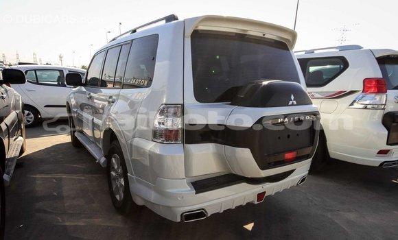Acheter Import Voiture Mitsubishi Pajero Blanc à Import - Dubai, Artibonite Acheter Import Voiture Mitsubishi Pajero Blanc à Import - Dubai, Artibonite