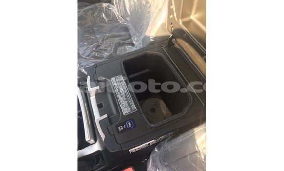 Acheter Import Voiture Toyota Land Cruiser Noir à Import - Dubai, Artibonite Acheter Import Voiture Toyota Land Cruiser Noir à Import - Dubai, Artibonite