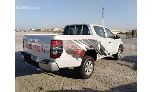 Buy Import Mitsubishi L200 White Car in Import - Dubai in Artibonite Buy Import Mitsubishi L200 White Car in Import - Dubai in Artibonite