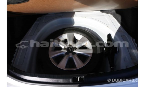 Acheter Import Voiture Toyota Corolla Blanc à Import - Dubai, Artibonite Acheter Import Voiture Toyota Corolla Blanc à Import - Dubai, Artibonite