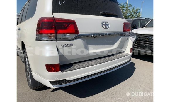 Acheter Import Voiture Toyota Land Cruiser Blanc à Import - Dubai, Artibonite Acheter Import Voiture Toyota Land Cruiser Blanc à Import - Dubai, Artibonite