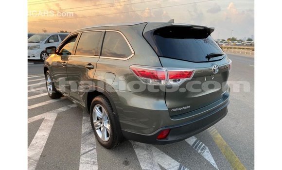 Acheter Import Voiture Toyota Highlander Vert à Import - Dubai, Artibonite Acheter Import Voiture Toyota Highlander Vert à Import - Dubai, Artibonite