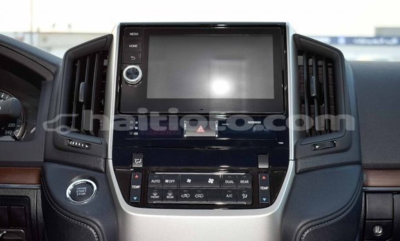Acheter Import Voiture Toyota Land Cruiser Blanc à Import - Dubai, Artibonite Acheter Import Voiture Toyota Land Cruiser Blanc à Import - Dubai, Artibonite