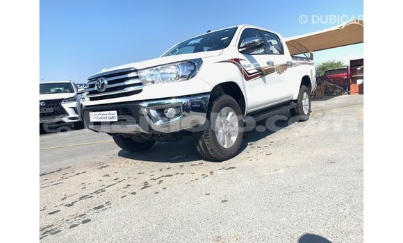 Acheter Import Voiture Toyota Hilux Blanc à Import - Dubai, Artibonite Acheter Import Voiture Toyota Hilux Blanc à Import - Dubai, Artibonite