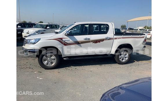 Acheter Import Voiture Toyota Hilux Blanc à Import - Dubai, Artibonite Acheter Import Voiture Toyota Hilux Blanc à Import - Dubai, Artibonite