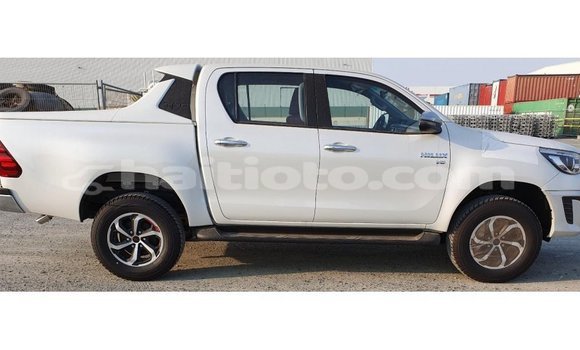 Acheter Import Voiture Toyota Hilux Blanc à Import - Dubai, Artibonite Acheter Import Voiture Toyota Hilux Blanc à Import - Dubai, Artibonite
