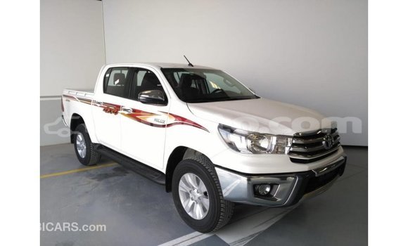 Acheter Import Voiture Toyota Hilux Blanc à Import - Dubai, Artibonite Acheter Import Voiture Toyota Hilux Blanc à Import - Dubai, Artibonite