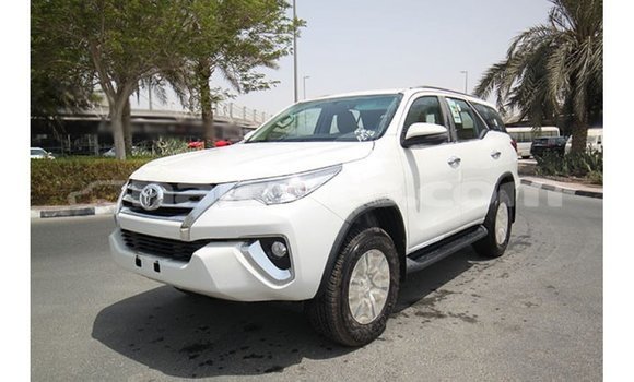 Acheter Import Voiture Toyota Fortuner Blanc à Import - Dubai, Artibonite Acheter Import Voiture Toyota Fortuner Blanc à Import - Dubai, Artibonite
