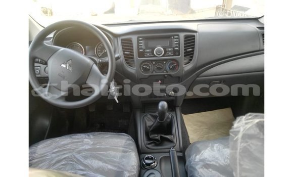 Acheter Import Voiture Mitsubishi L200 Autre à Import - Dubai, Artibonite Acheter Import Voiture Mitsubishi L200 Autre à Import - Dubai, Artibonite