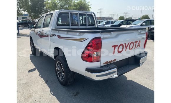 Acheter Import Voiture Toyota Hilux Blanc à Import - Dubai, Artibonite Acheter Import Voiture Toyota Hilux Blanc à Import - Dubai, Artibonite