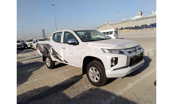 Buy Import Mitsubishi L200 White Car in Import - Dubai in Artibonite Buy Import Mitsubishi L200 White Car in Import - Dubai in Artibonite
