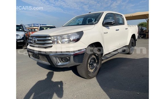 Acheter Import Voiture Toyota Hilux Blanc à Import - Dubai, Artibonite Acheter Import Voiture Toyota Hilux Blanc à Import - Dubai, Artibonite