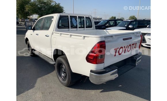 Acheter Import Voiture Toyota Hilux Blanc à Import - Dubai, Artibonite Acheter Import Voiture Toyota Hilux Blanc à Import - Dubai, Artibonite