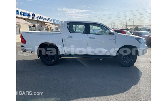 Acheter Import Voiture Toyota Hilux Blanc à Import - Dubai, Artibonite Acheter Import Voiture Toyota Hilux Blanc à Import - Dubai, Artibonite