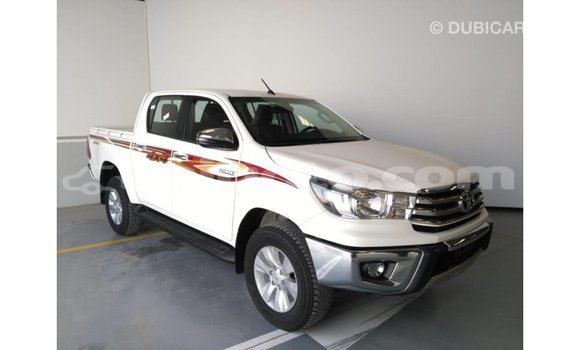 Acheter Import Voiture Toyota Hilux Blanc à Import - Dubai, Artibonite Acheter Import Voiture Toyota Hilux Blanc à Import - Dubai, Artibonite
