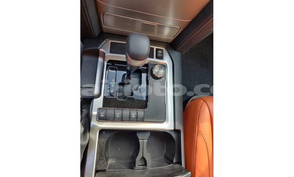 Acheter Import Voiture Toyota Land Cruiser Blanc à Import - Dubai, Artibonite Acheter Import Voiture Toyota Land Cruiser Blanc à Import - Dubai, Artibonite