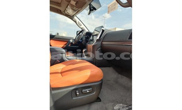 Acheter Import Voiture Toyota Land Cruiser Blanc à Import - Dubai, Artibonite Acheter Import Voiture Toyota Land Cruiser Blanc à Import - Dubai, Artibonite