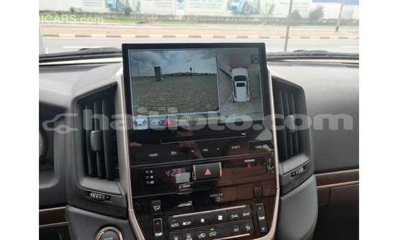 Acheter Import Voiture Toyota Land Cruiser Blanc à Import - Dubai, Artibonite Acheter Import Voiture Toyota Land Cruiser Blanc à Import - Dubai, Artibonite