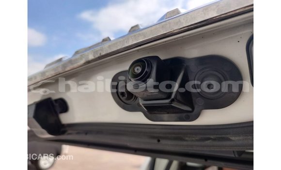 Acheter Import Voiture Toyota Land Cruiser Blanc à Import - Dubai, Artibonite Acheter Import Voiture Toyota Land Cruiser Blanc à Import - Dubai, Artibonite