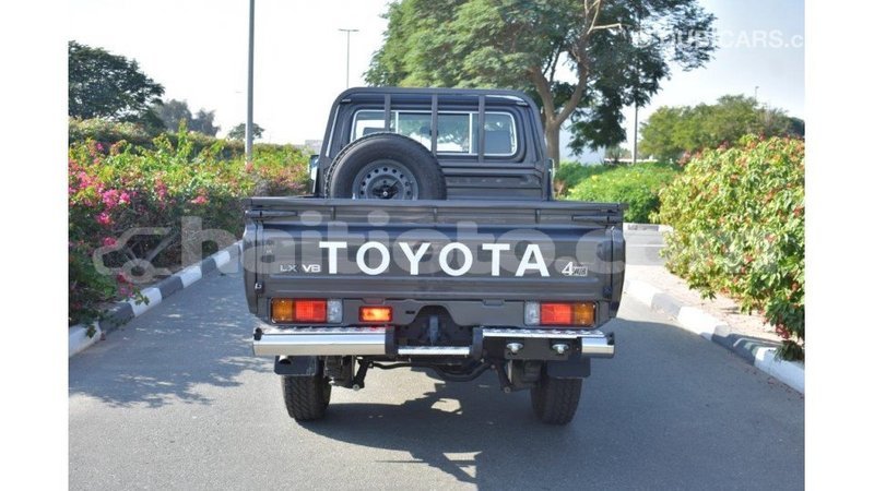 Big with watermark toyota land cruiser artibonite import dubai 1616