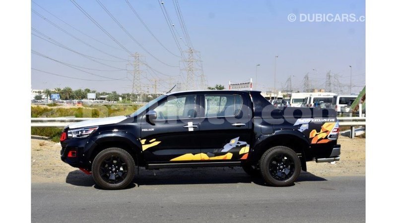 Big with watermark toyota hilux artibonite import dubai 1617