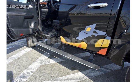 Acheter Import Voiture Toyota Hilux Noir à Import - Dubai, Artibonite Acheter Import Voiture Toyota Hilux Noir à Import - Dubai, Artibonite