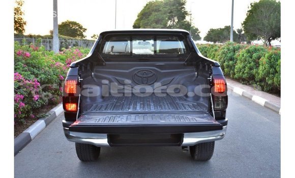 Acheter Import Voiture Toyota Hilux Noir à Import - Dubai, Artibonite Acheter Import Voiture Toyota Hilux Noir à Import - Dubai, Artibonite