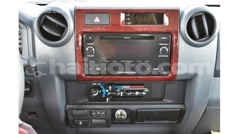 Big with watermark toyota land cruiser artibonite import dubai 1621