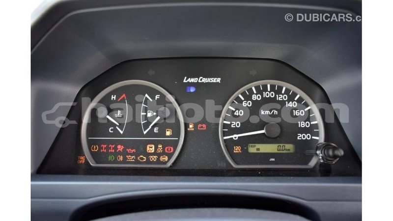 Big with watermark toyota land cruiser artibonite import dubai 1621