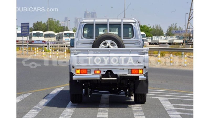 Big with watermark toyota land cruiser artibonite import dubai 1621